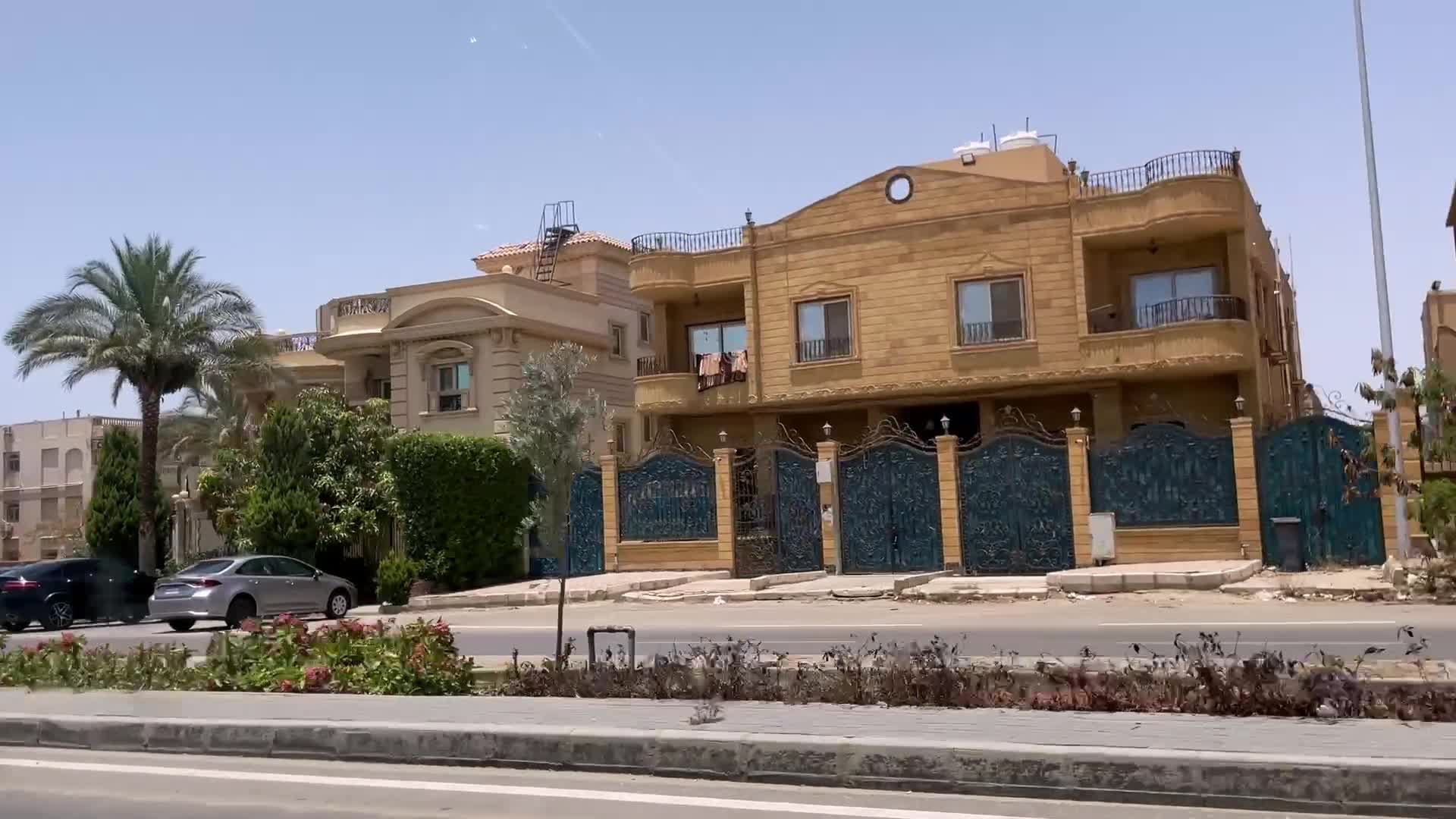 perez-houis_2025_paysage_lugubre.mov