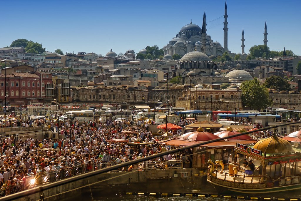 L’expérience d’une ville : Istanbul, d’Orhan Pamuk à Nedim Gürsel [Cycle « Littératures en mouvement : éditer, dévoiler, traduire l’espace littéraire mondial »]