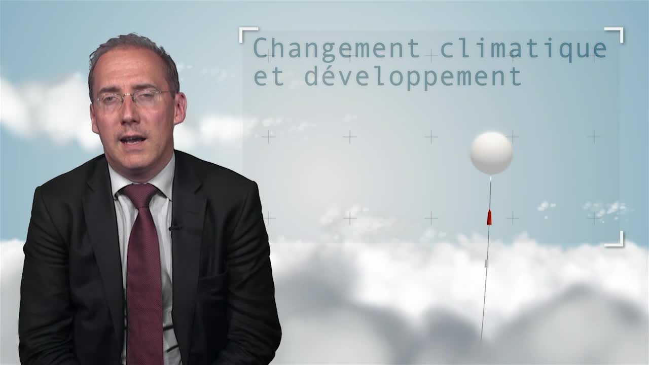 ES - 49 . Cambio climatico y desarrollo