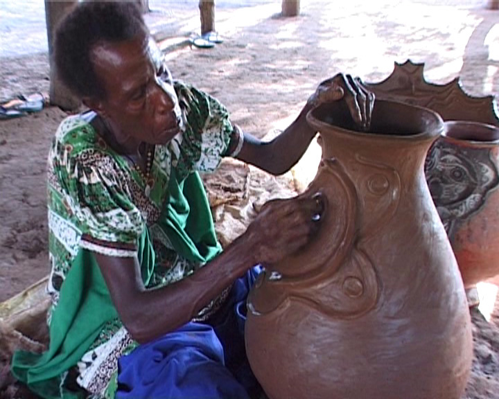 Visages d'argile. Les potières d'Aibom en Nouvelle-Guinée