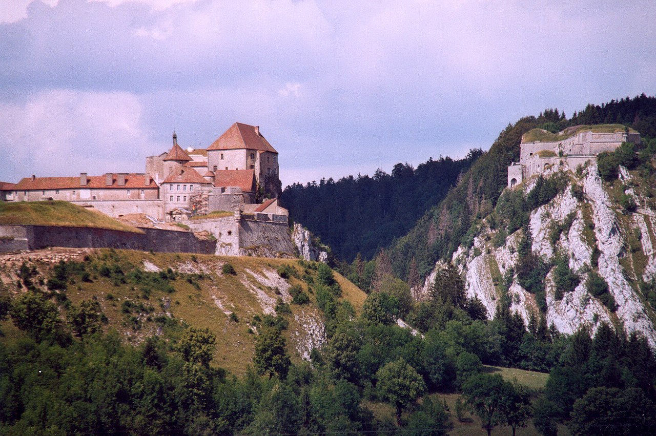 Le château de Joux (Doubs), au carrefour de l'histoire et de la géographie
