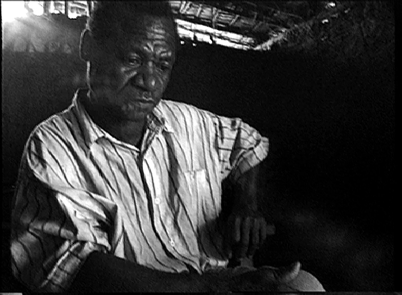 Chronique aka 1992, Motonga, 4 décembre 1992 : Le devin guérisseur pygmée et les djinns de Hamidou