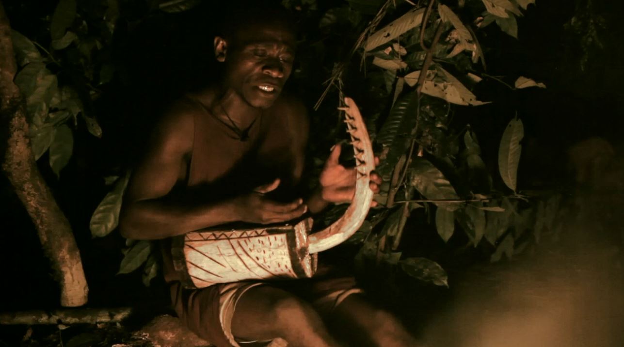 Chronique des Pygmées baka : Yambé chante au campement
