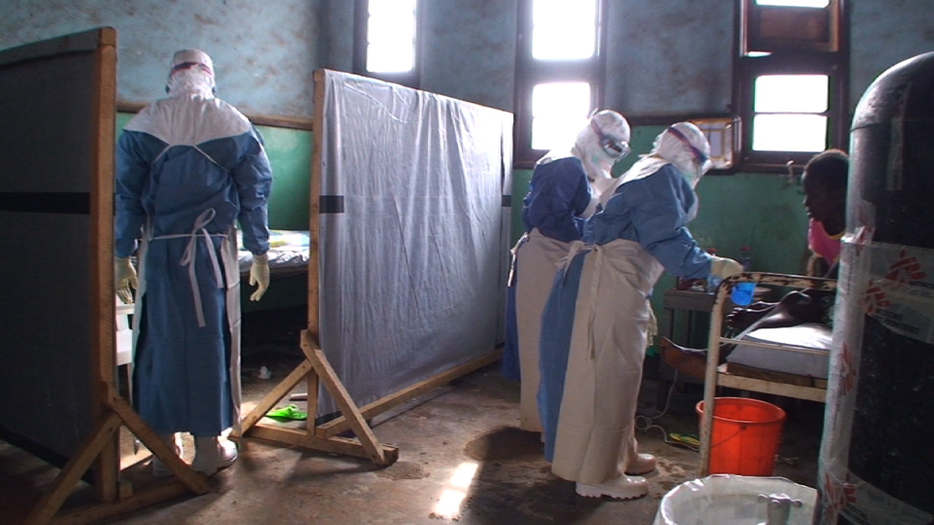 Ebola en 2012, R.D. du Congo, Province orientale, Haut Uélé  : visite de l'hôpital sécurisé d'Isiro