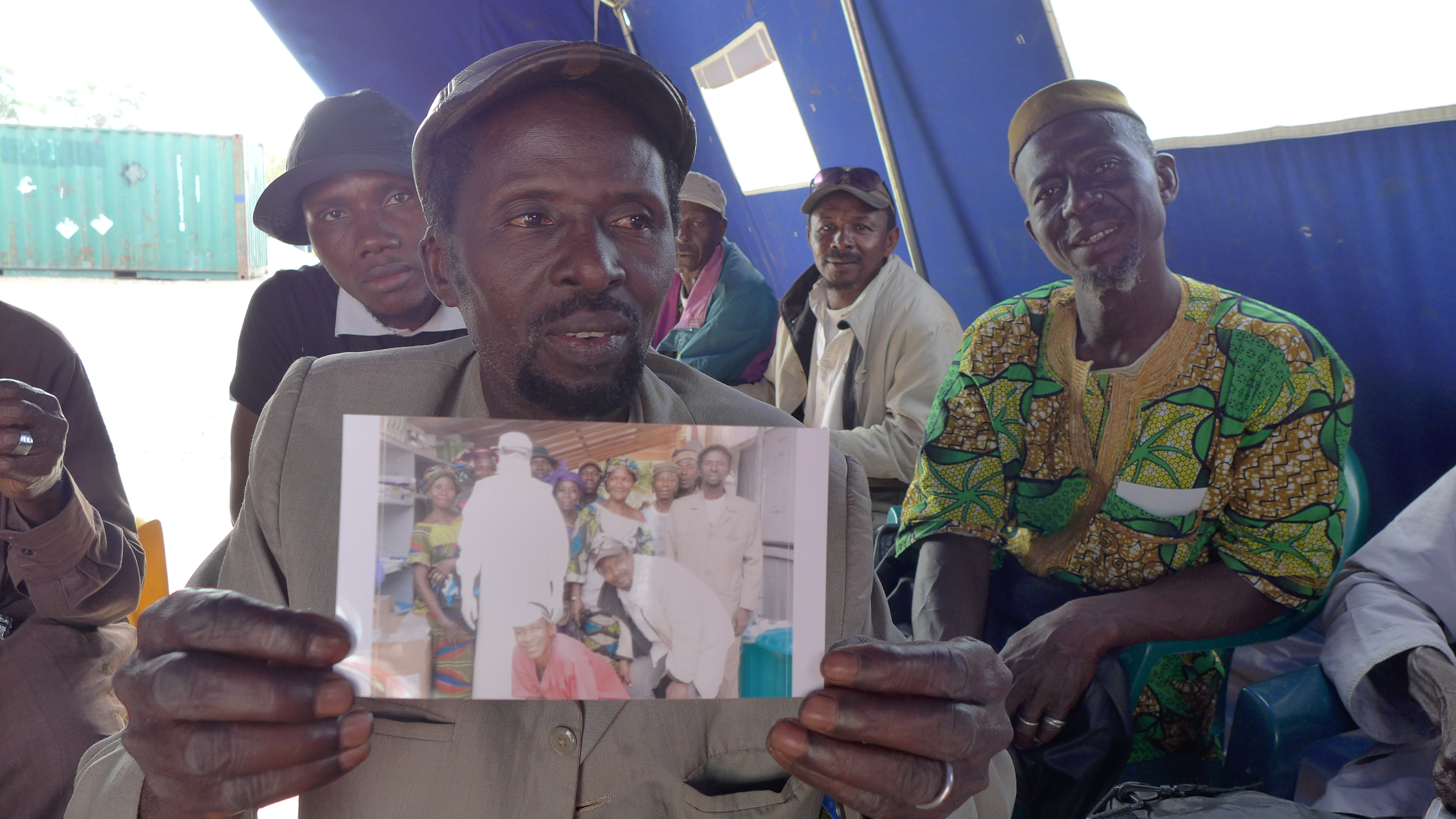 Visite du centre de transit Ebola de Forecariah par des Villageois oppositionnels le 17 février 2015